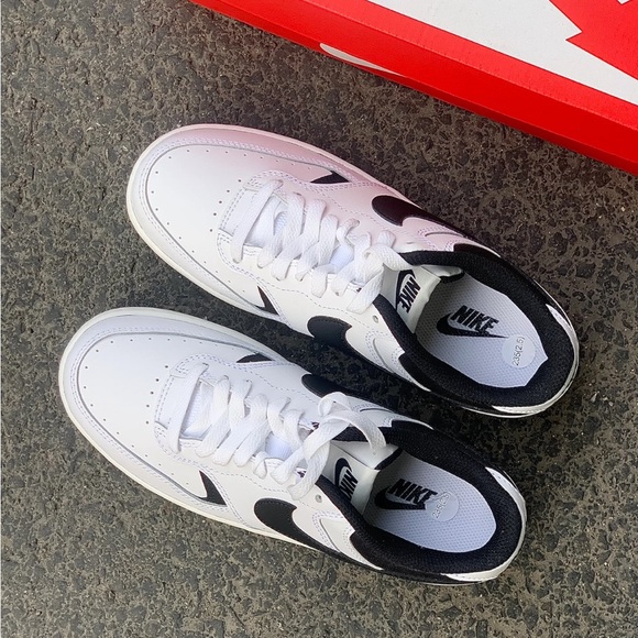 Nike gamma force Women's Classic Black and White Sneakers - Picture 2 of 5